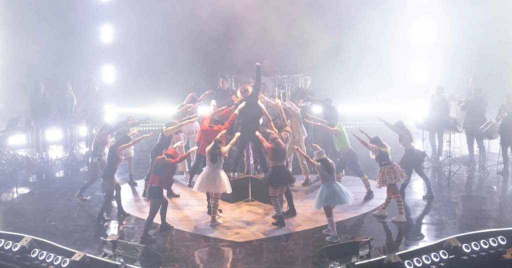 MATERIAL: CV ARTISTICO